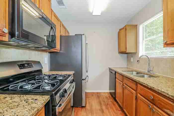 1504 Chelsea Downs Dr Ne - Photo 7 of 17