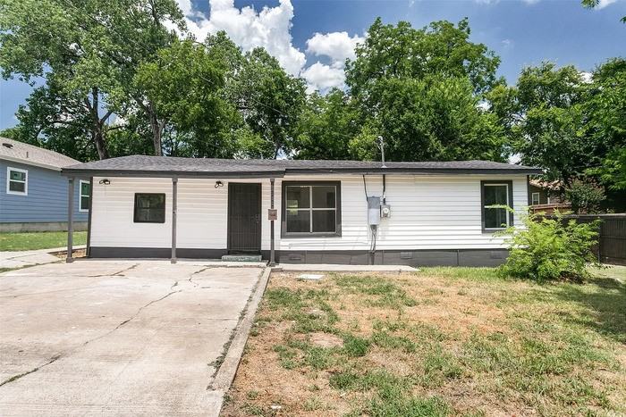 1211 E Virginia St - Photo 3 of 21