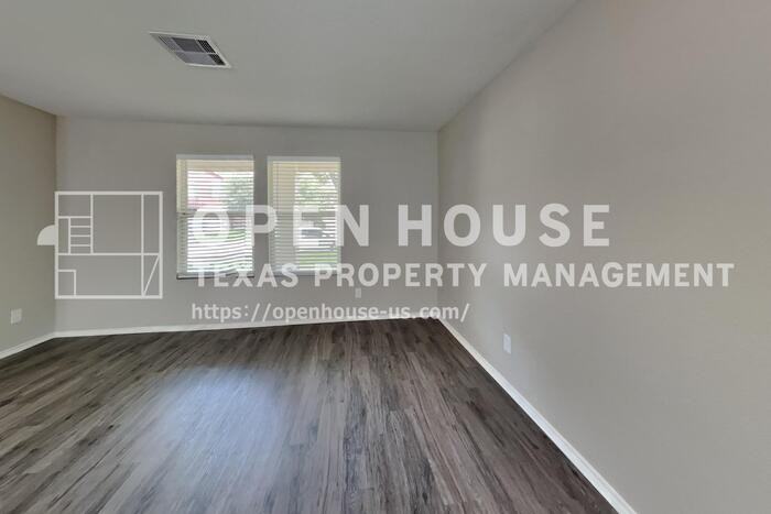 5010 Diamondcliff Ct - Photo 4 of 23