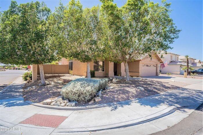 2933 E Verbena Dr - Photo 4 of 45