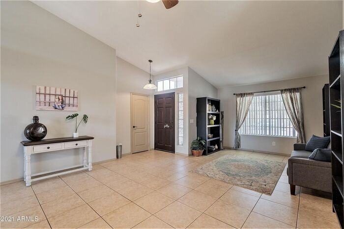 2933 E Verbena Dr - Photo 7 of 45