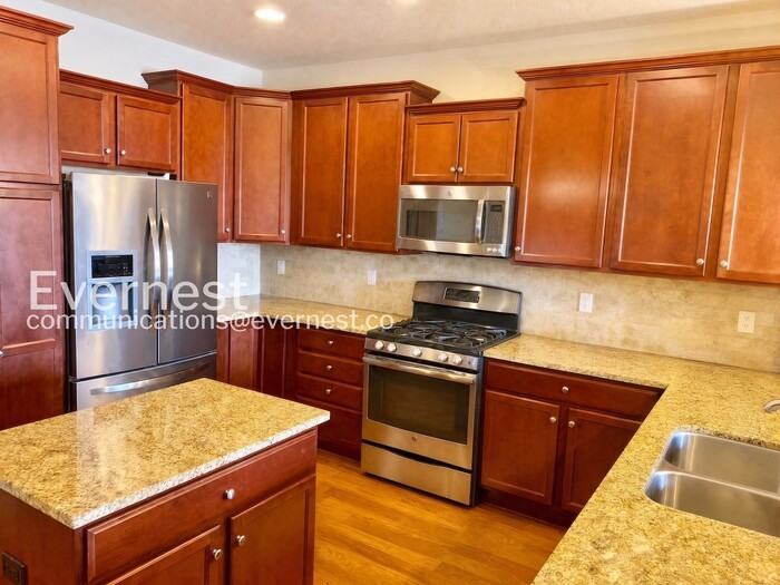 9086 E Phillips Ln - Photo 4 of 14