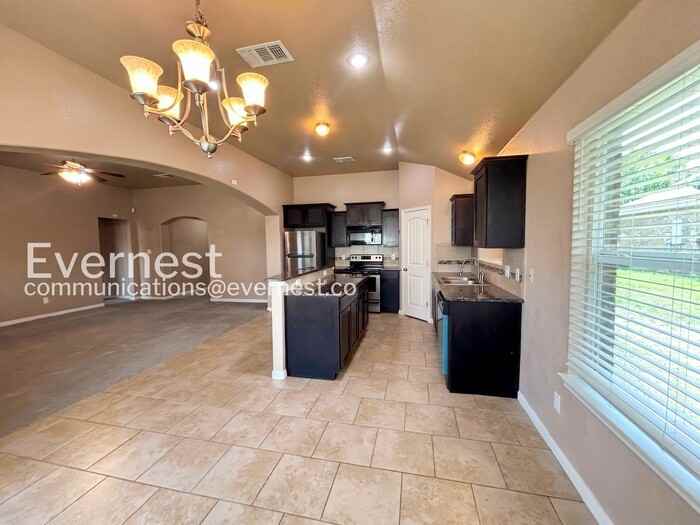 501 W Vega Ln - Photo 5 of 20