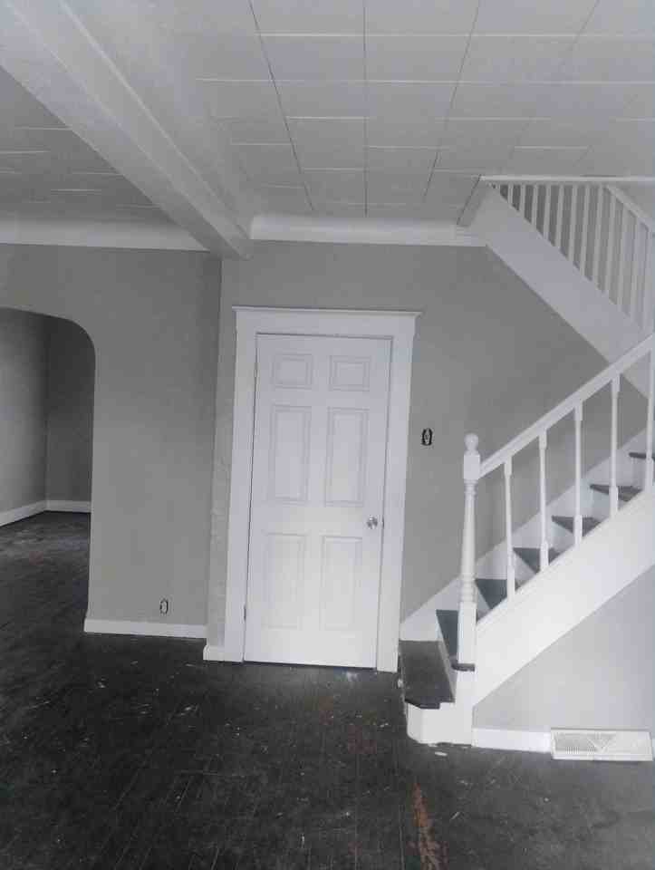 1408 Roosevelt Ave - Photo 4 of 11