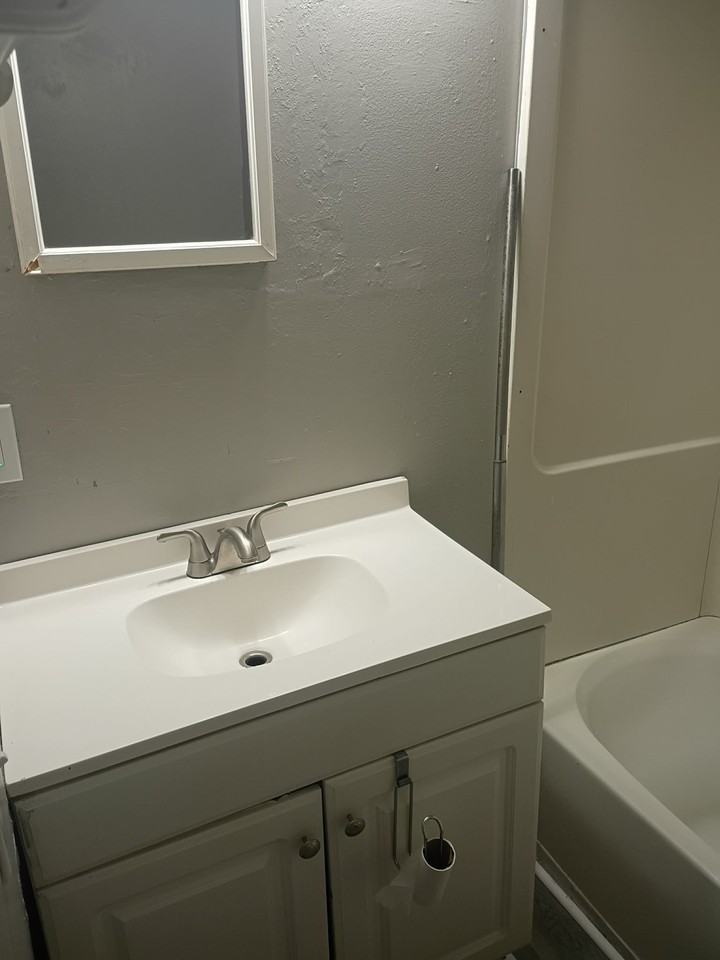 1408 Roosevelt Ave - Photo 6 of 11