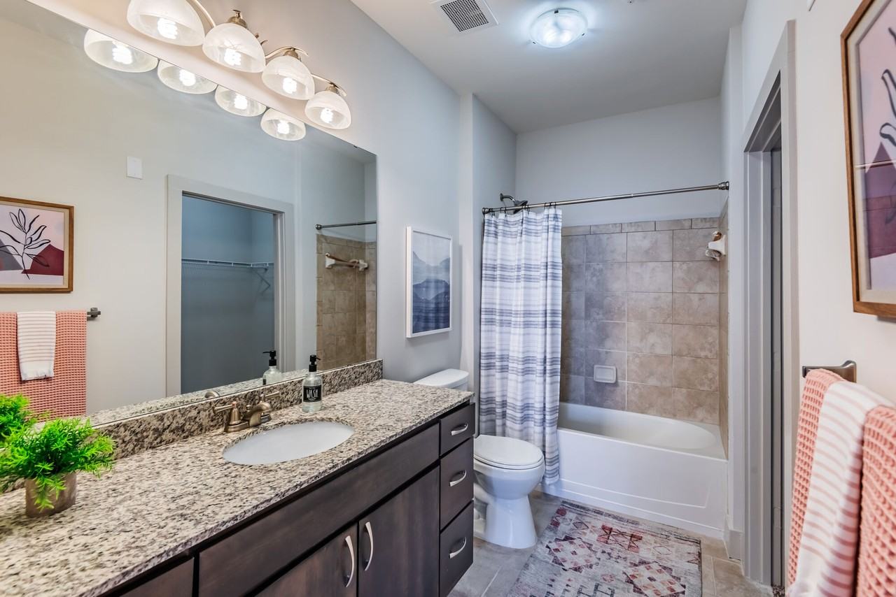 927 West Morgan - Photo 7 of 14