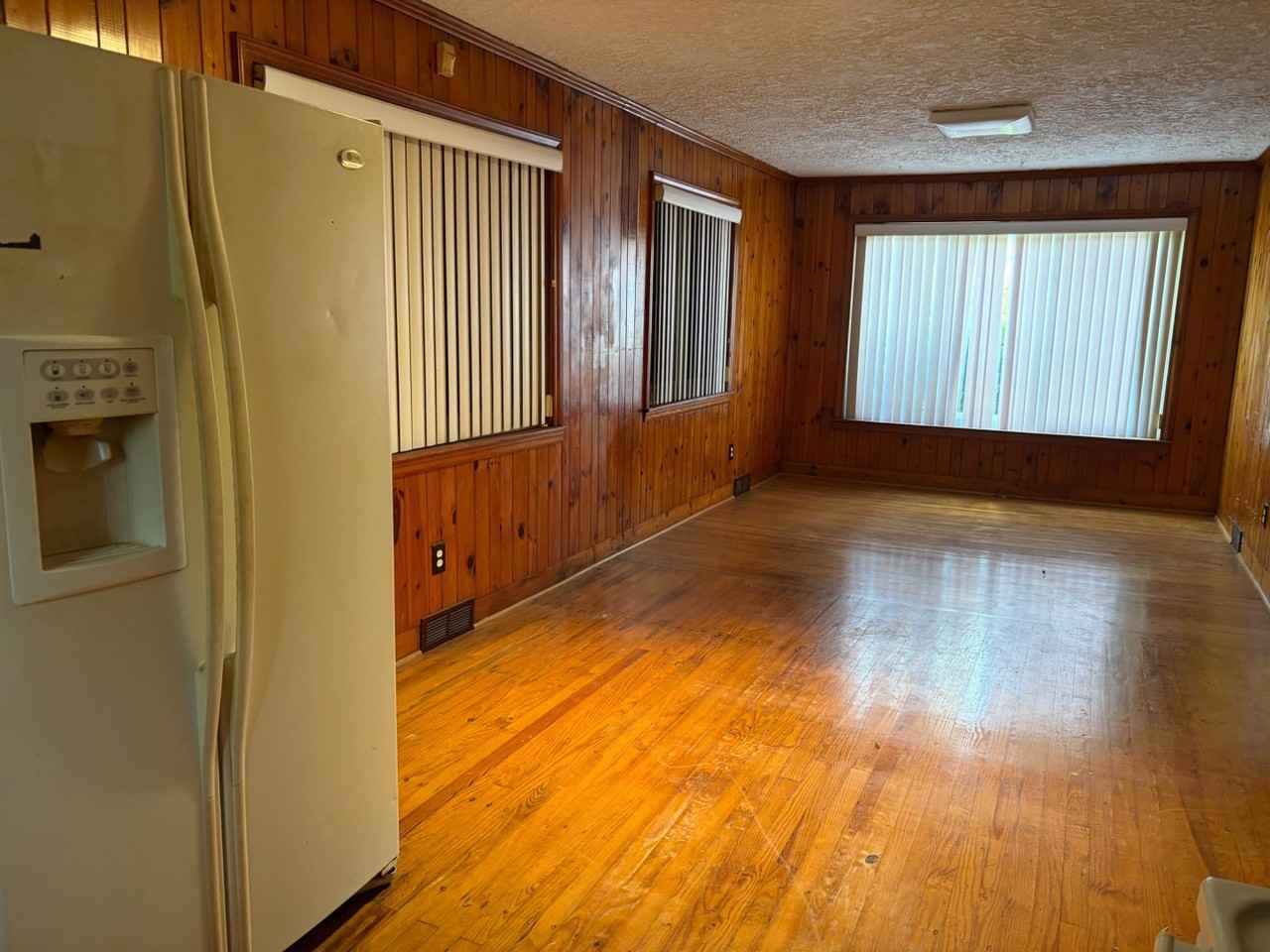 6015 Monroe Rd - Photo 5 of 20