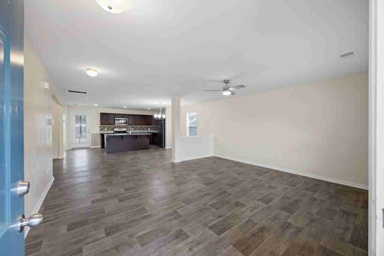 442 Thoroughbred Dr - Photo 6 of 20