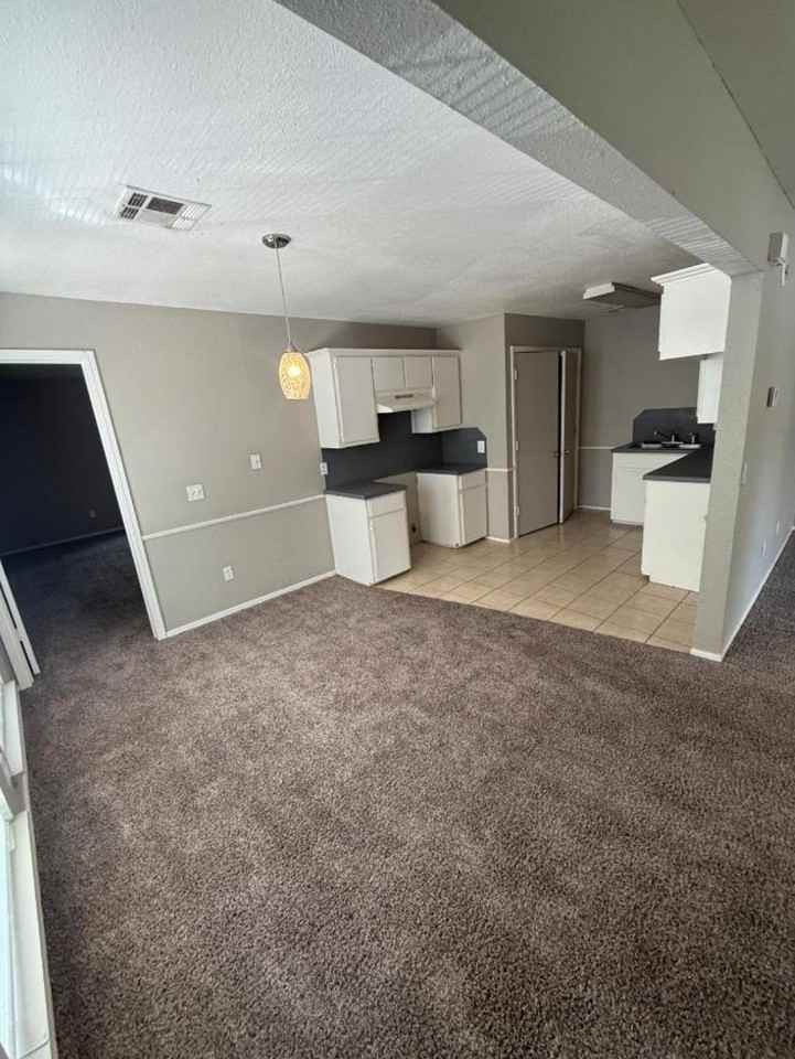 Blackjack Townhomes Building #1 - Photo 5 of 20