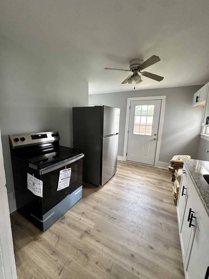 2309 Elbe Ave #1 - Photo 3 of 6