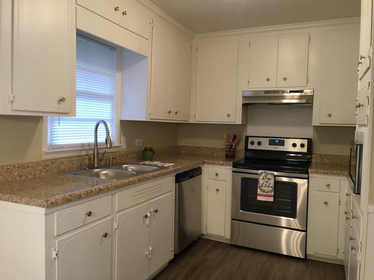 183 N 5th Ave #1WINDER - Photo 3 of 13