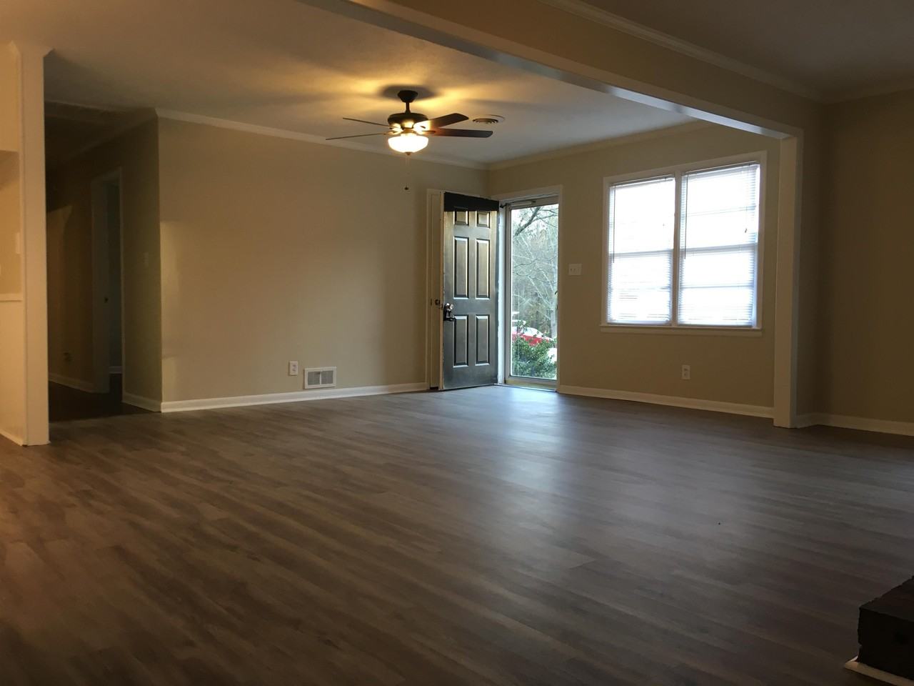 183 N 5th Ave #1WINDER - Photo 4 of 13