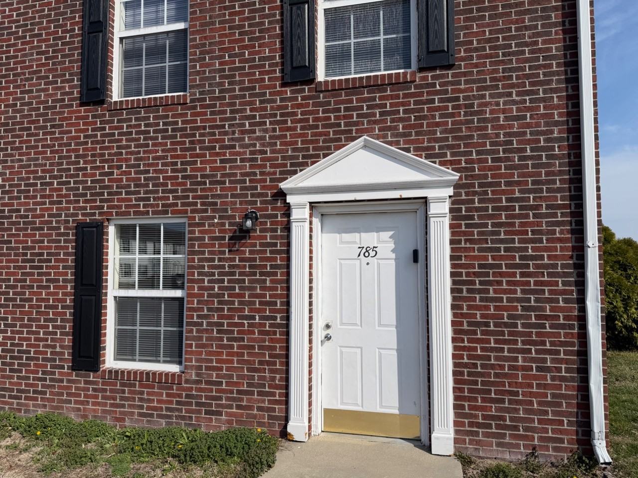 799 Titan Ct - Photo 3 of 49