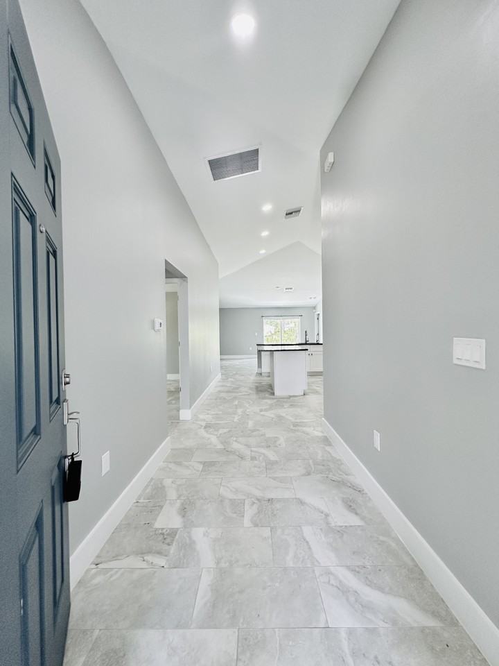 489 Lenox Ave #1 - Photo 6 of 49