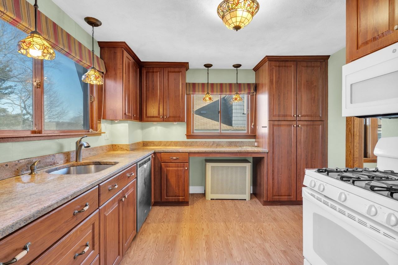 13 Bridgham Ave #2 - Photo 5 of 18