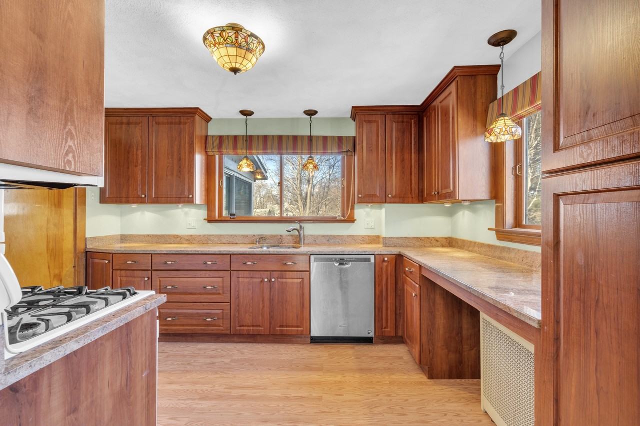 13 Bridgham Ave #2 - Photo 4 of 18