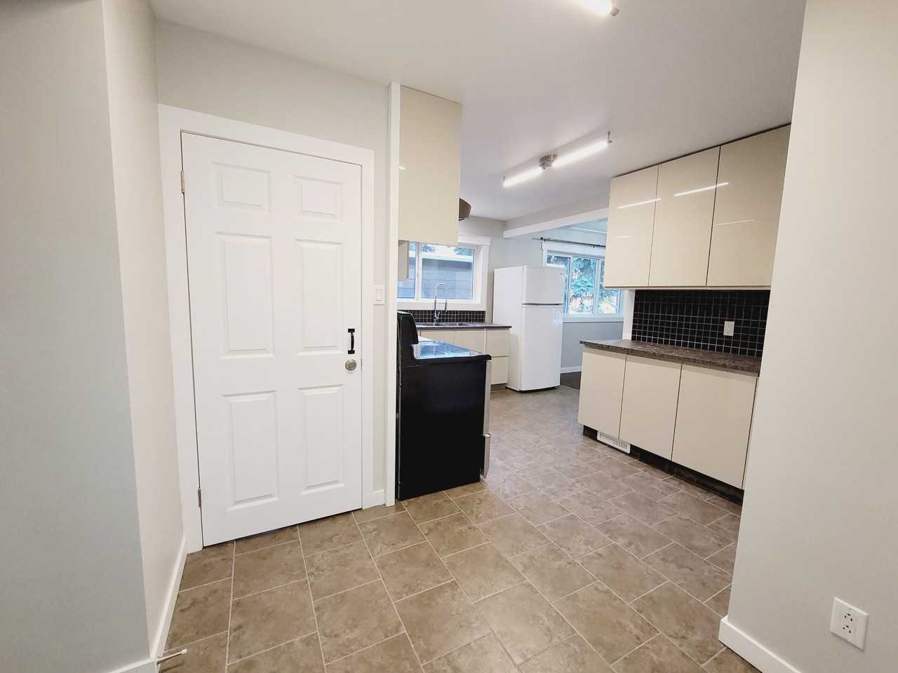7412 83 Avenue NW - MAIN - Photo 7 of 11
