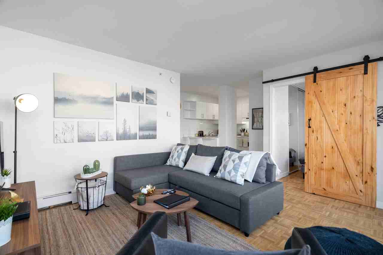 1033 Haro St - Photo 2 of 9