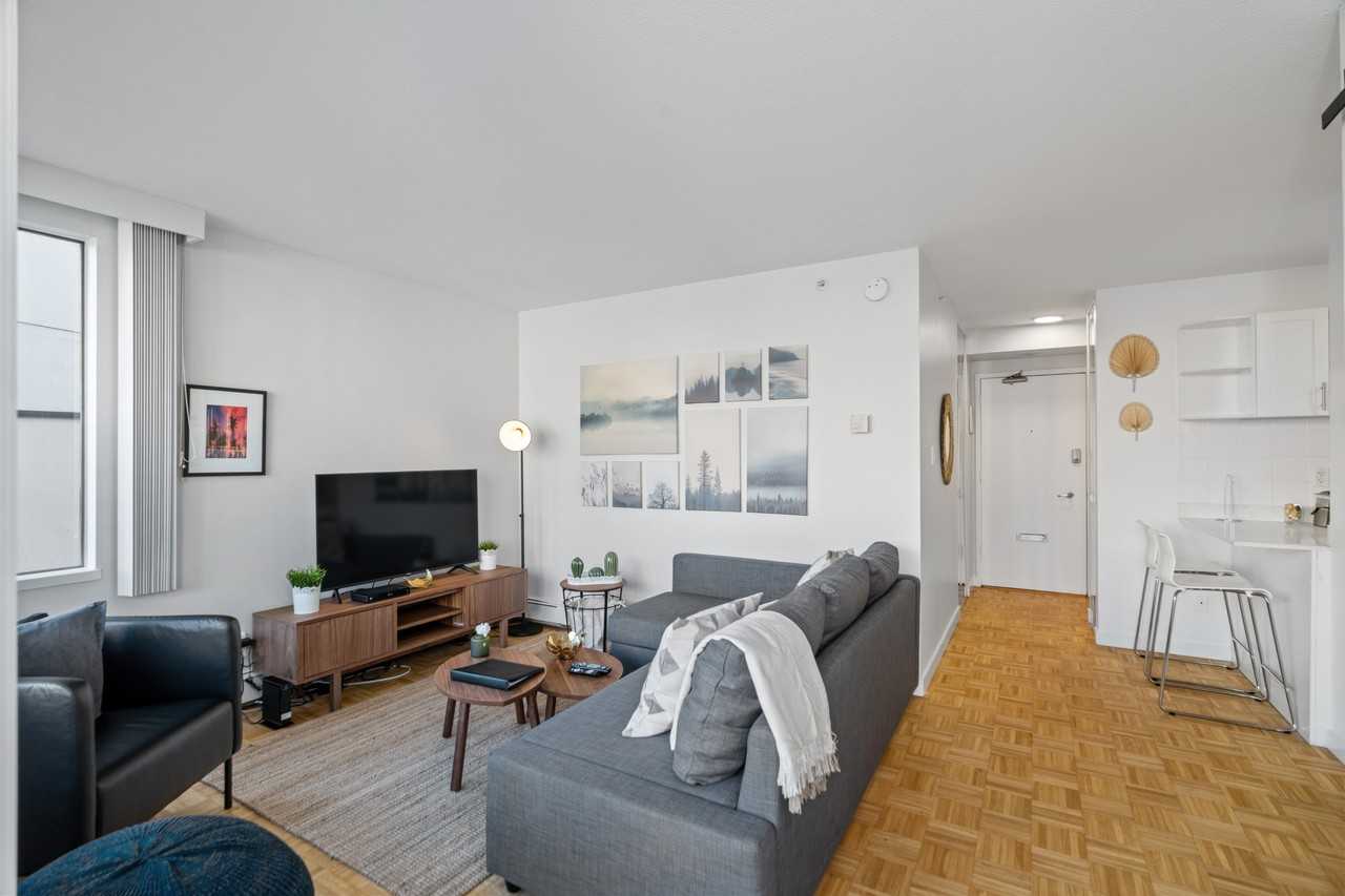 1033 Haro St - Photo 3 of 9