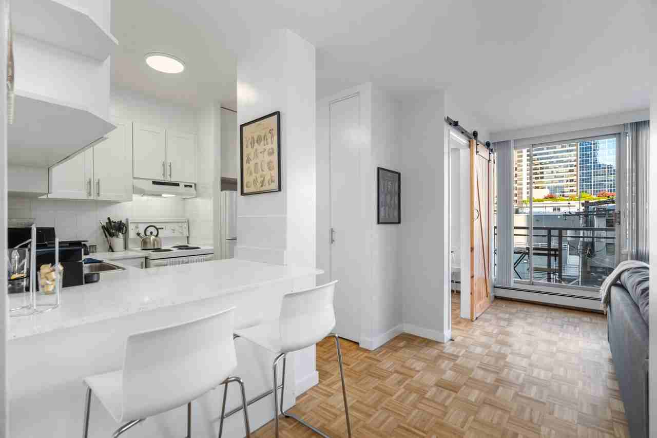 1033 Haro St - Photo 4 of 9