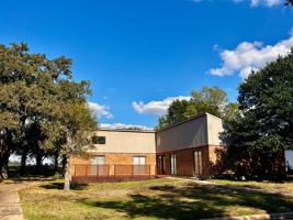 featured image of 2600 Arbor Dr #1