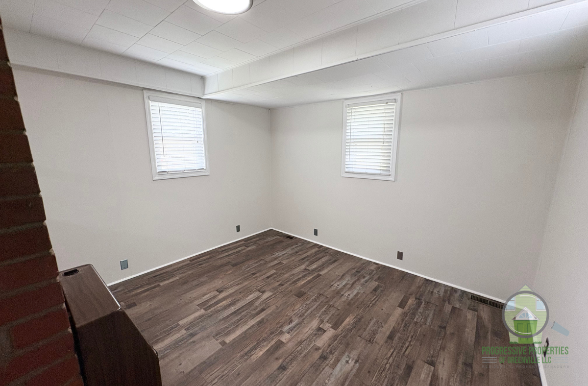 307 E Blue Ridge Dr #1 - Photo 6 of 11