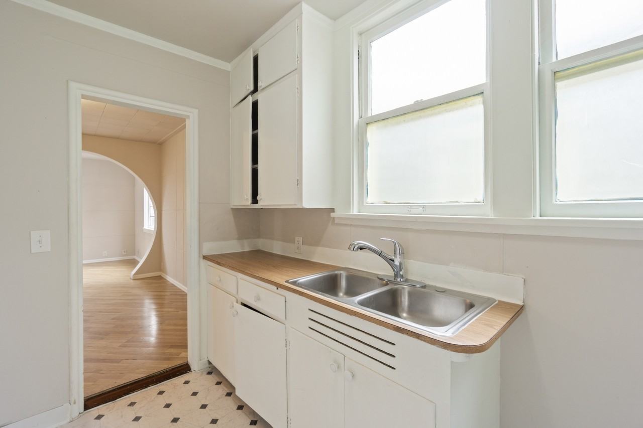 409 North Yakima Avenue-3 #3 - Photo 3 of 18
