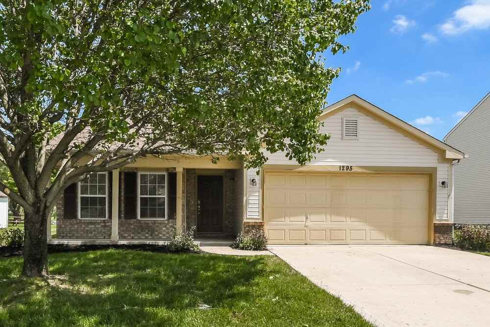 1295 Spring Lake Dr - Photo 3 of 16