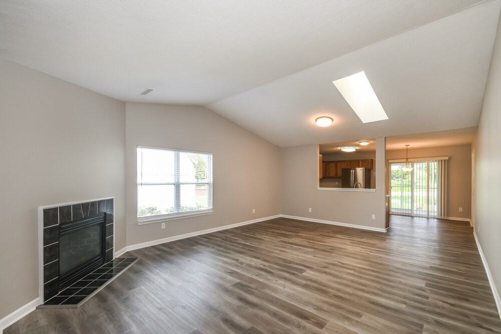 1295 Spring Lake Dr - Photo 5 of 16