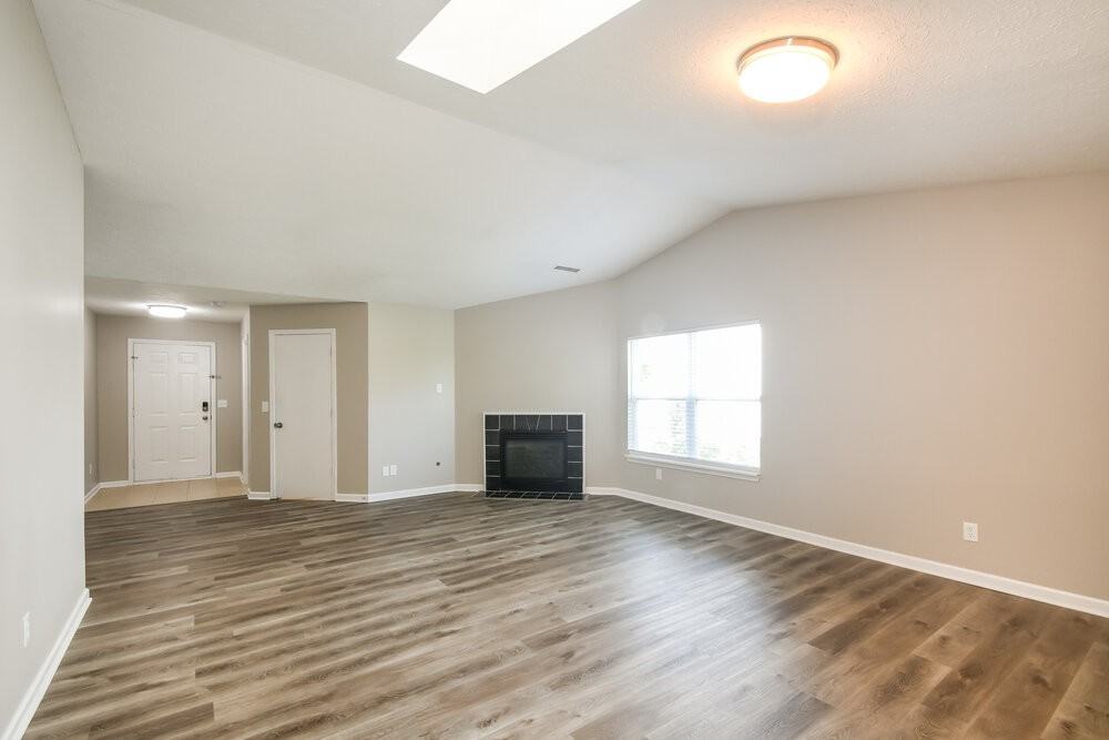 1295 Spring Lake Dr - Photo 6 of 16