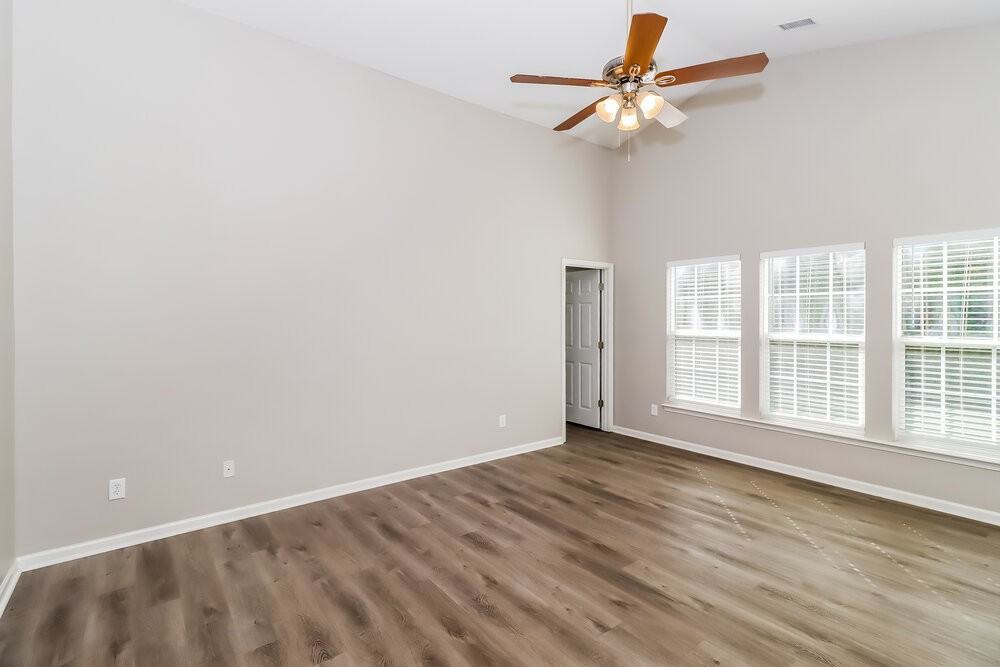 135 Winborne Dr - Photo 5 of 16