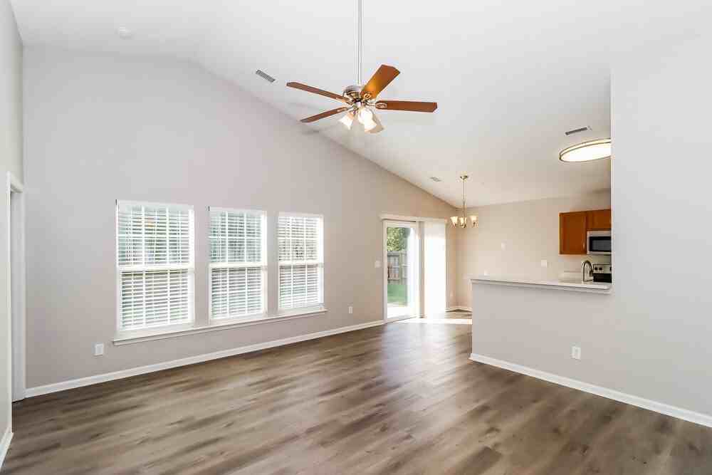 135 Winborne Dr - Photo 6 of 16