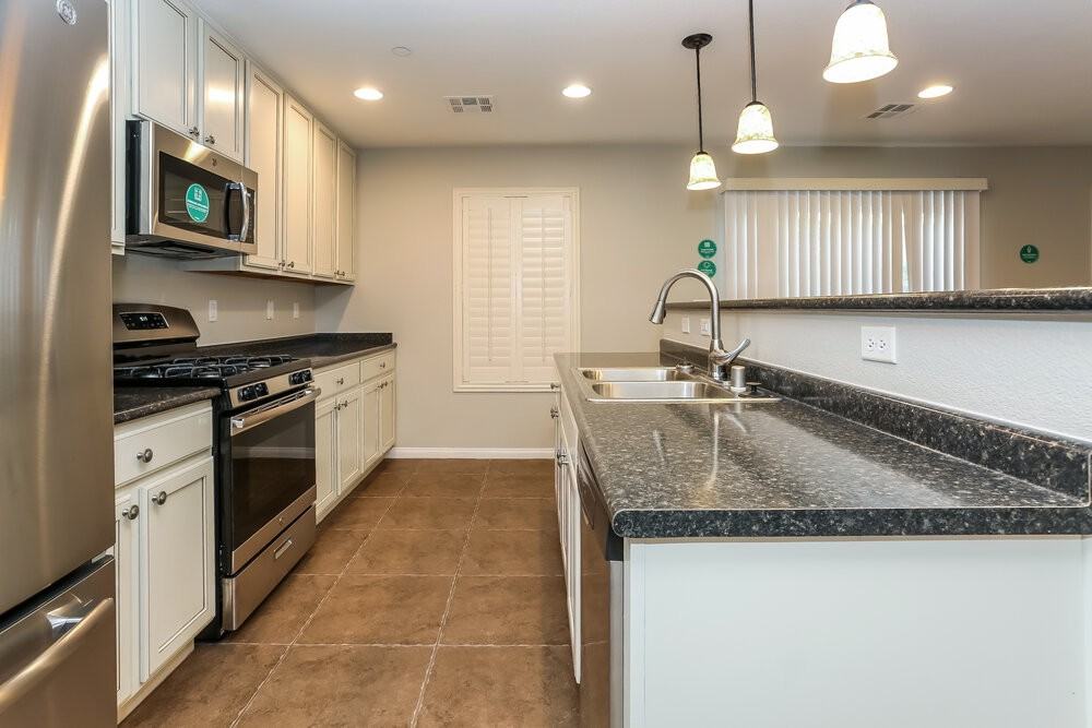 9069 Arbor Ashbury Ave - Photo 7 of 17