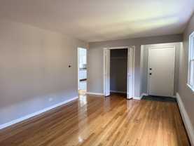 7824 S South Shore Dr Apt 2c - Photo 1 of 1