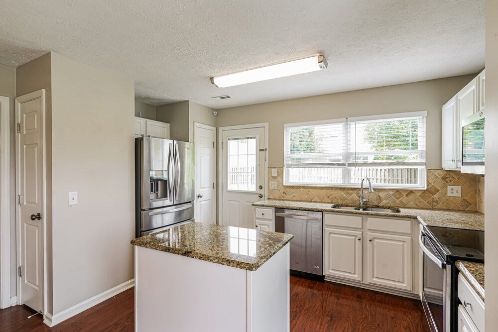 2900 Summer Hollow Ct - Photo 7 of 17