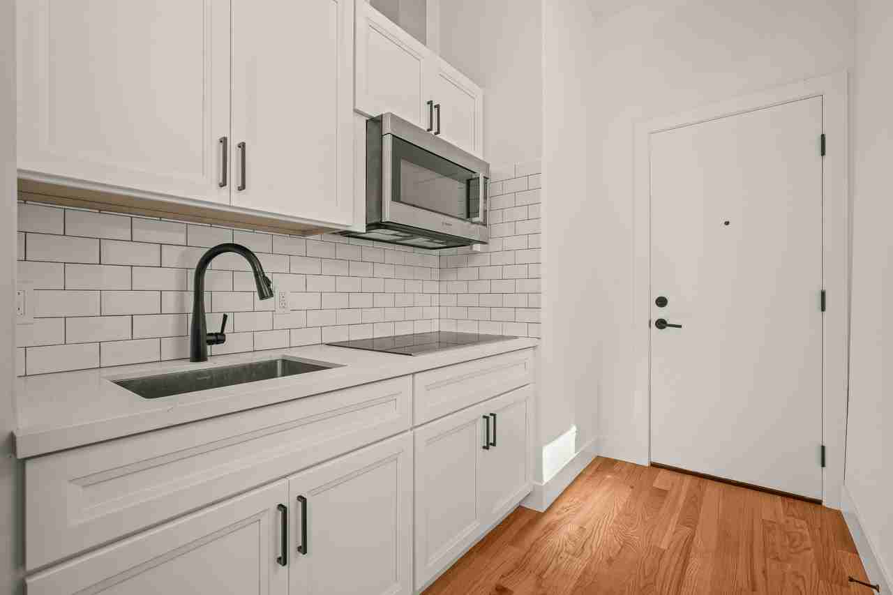 290 Divisadero St #B - Photo 5 of 10