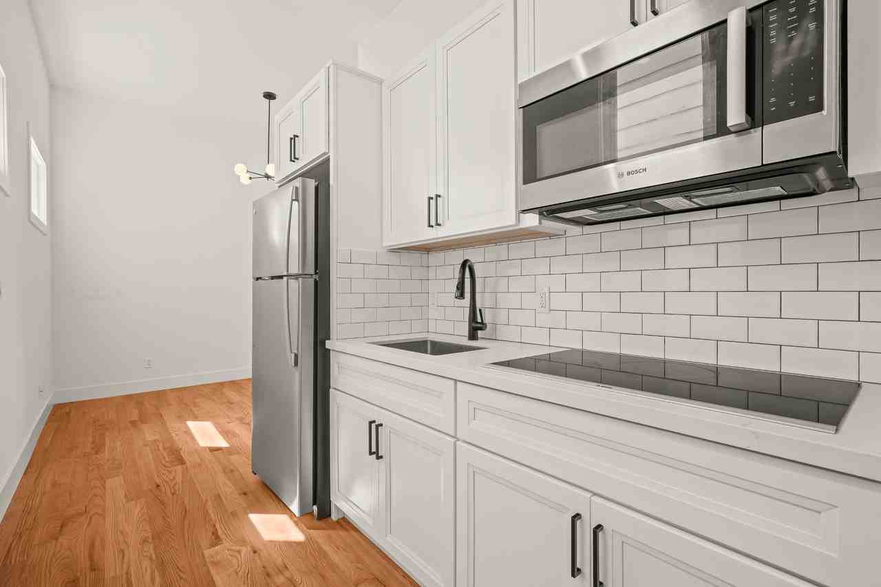 290 Divisadero St #B - Photo 6 of 10