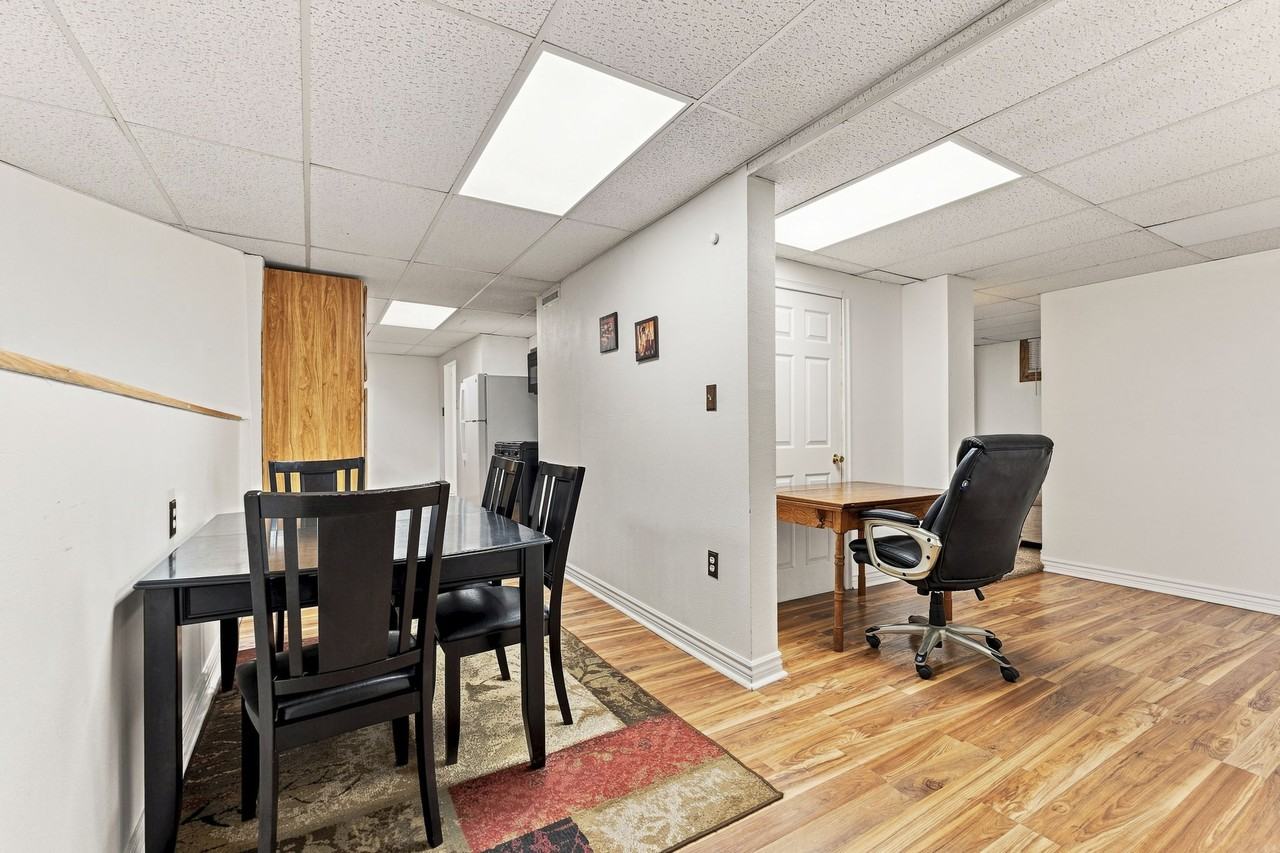 200 E 25th St #2 - Photo 3 of 10