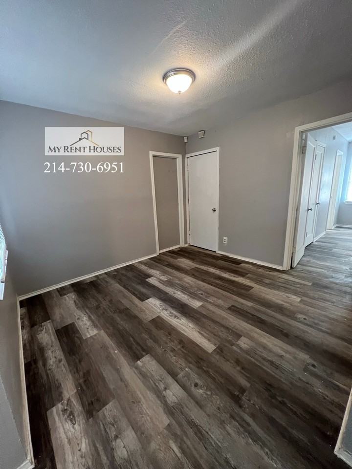1906 Village Way #1906 - Photo 2 of 9