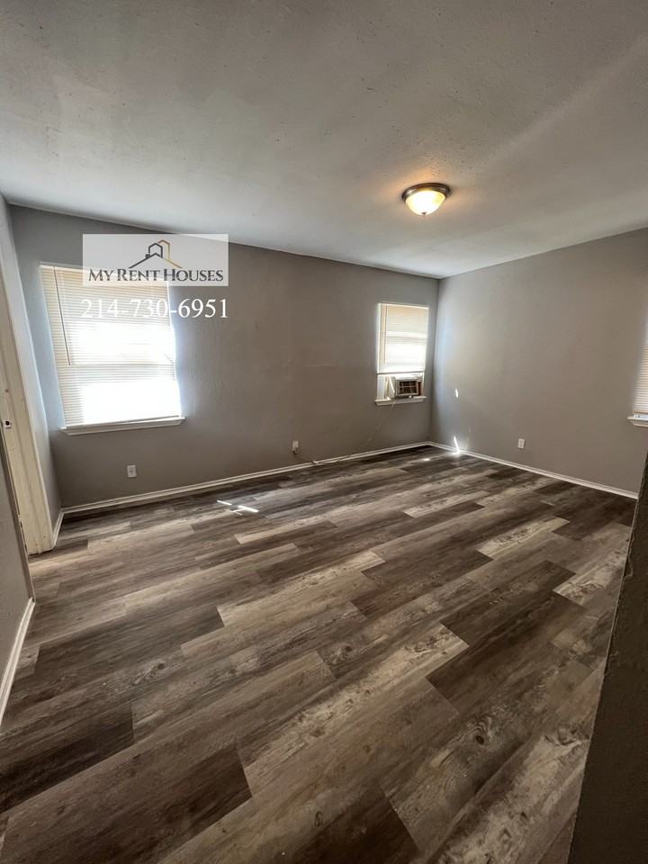 1906 Village Way #1906 - Photo 5 of 9