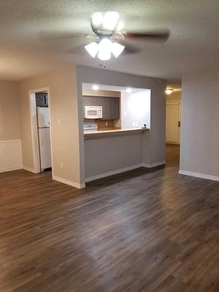 807 Saint Paul Ct - Photo 2 of 39