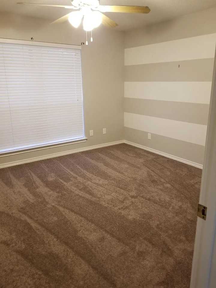 807 Saint Paul Ct - Photo 3 of 39
