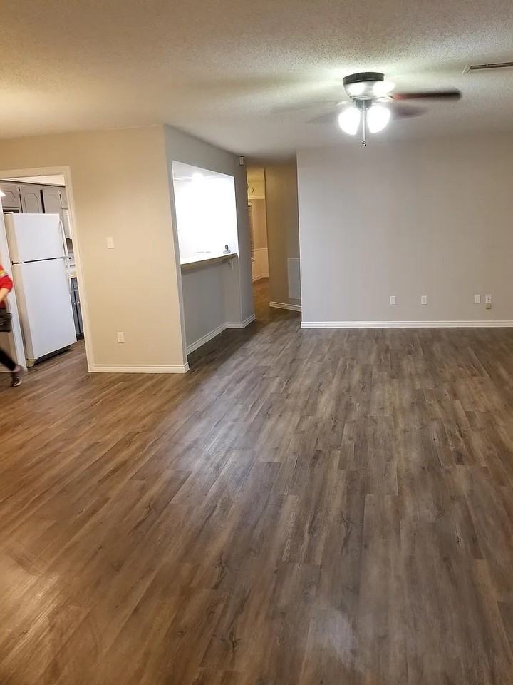 807 Saint Paul Ct - Photo 4 of 39