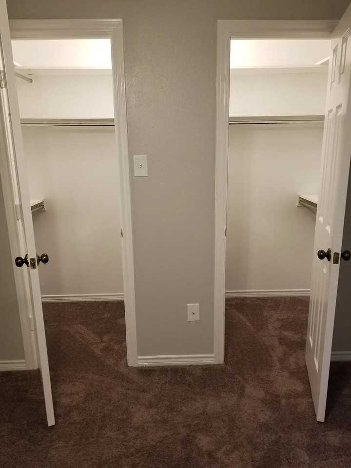807 Saint Paul Ct - Photo 6 of 39