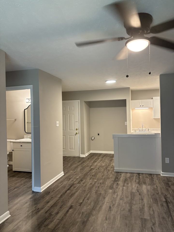 1123 Southwood Drive (NEW) - 1Unit 7 #1 - Photo 5 of 17