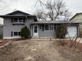 featured image of 2236 Fernwood Dr #1