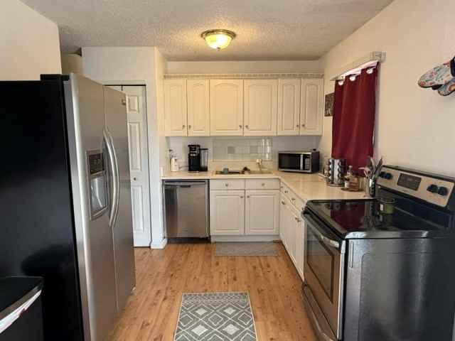 2236 Fernwood Dr #1 - Photo 4 of 20