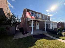 featured image of 1720 Beech St #1