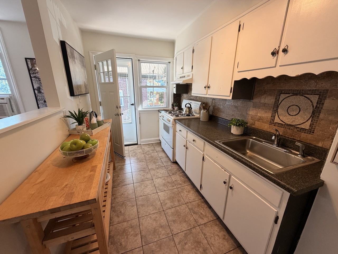 1720 Beech St #1 - Photo 5 of 16
