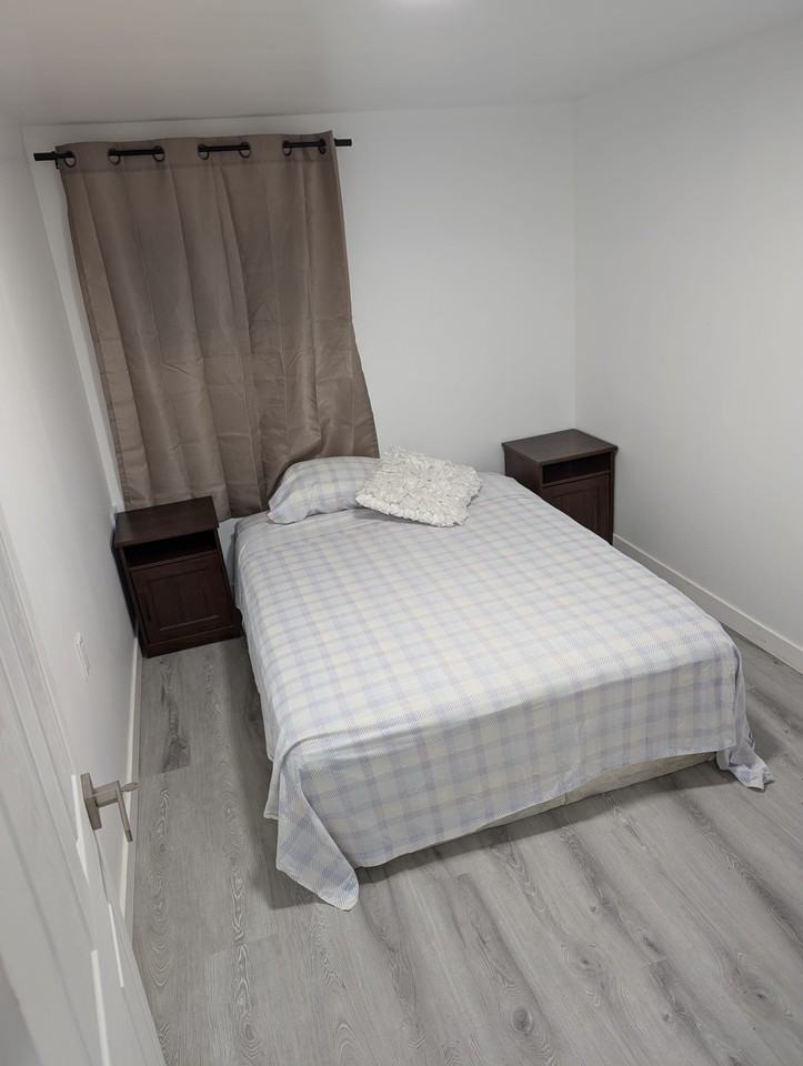 3513 Vanness Avenue - Photo 5 of 7
